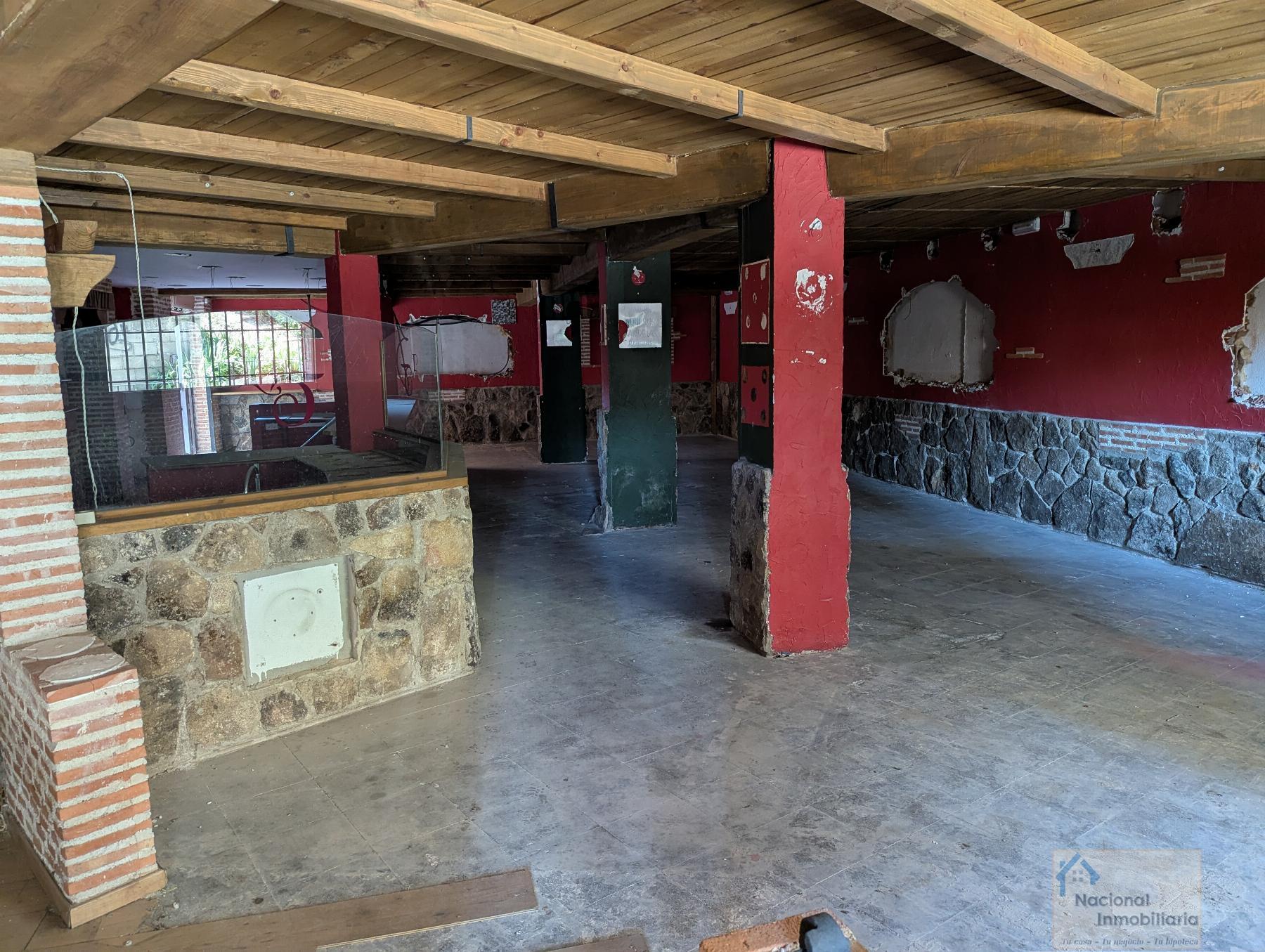 Venta de local en Arenas de San Pedro