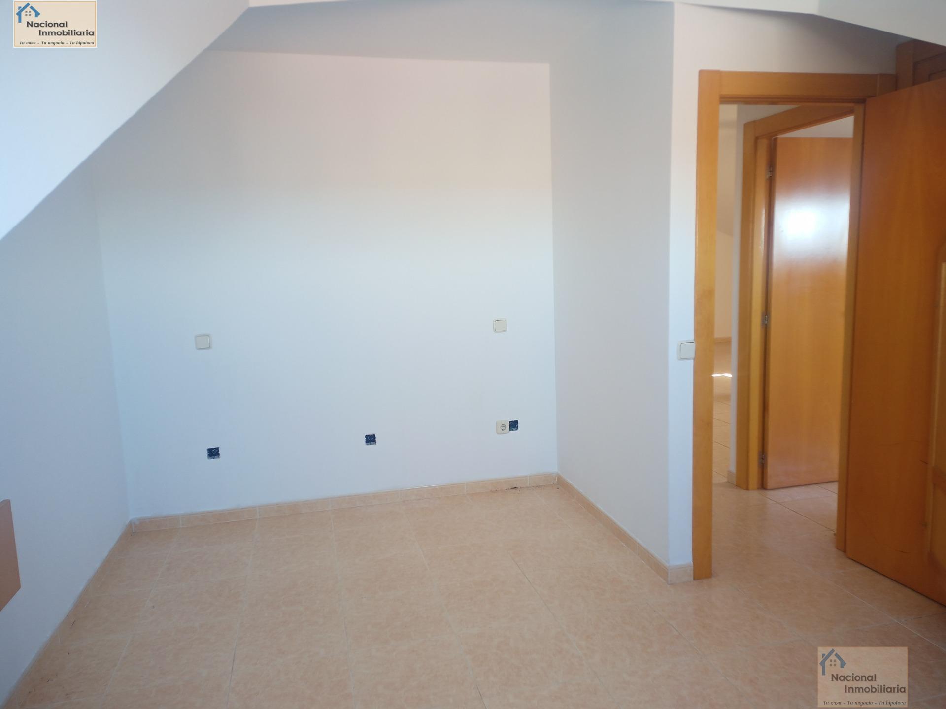 For sale of flat in Cantalejo