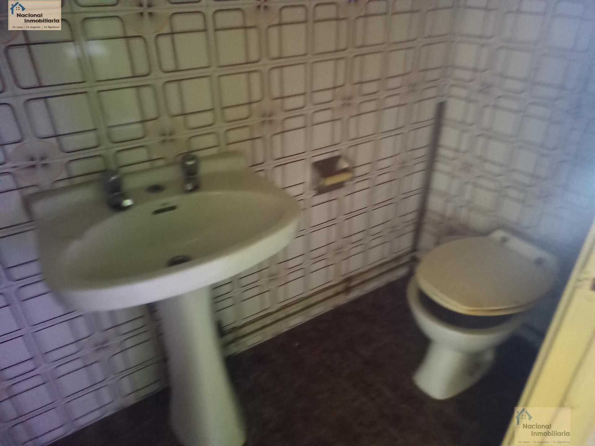 For sale of flat in Nava de la Asuncion