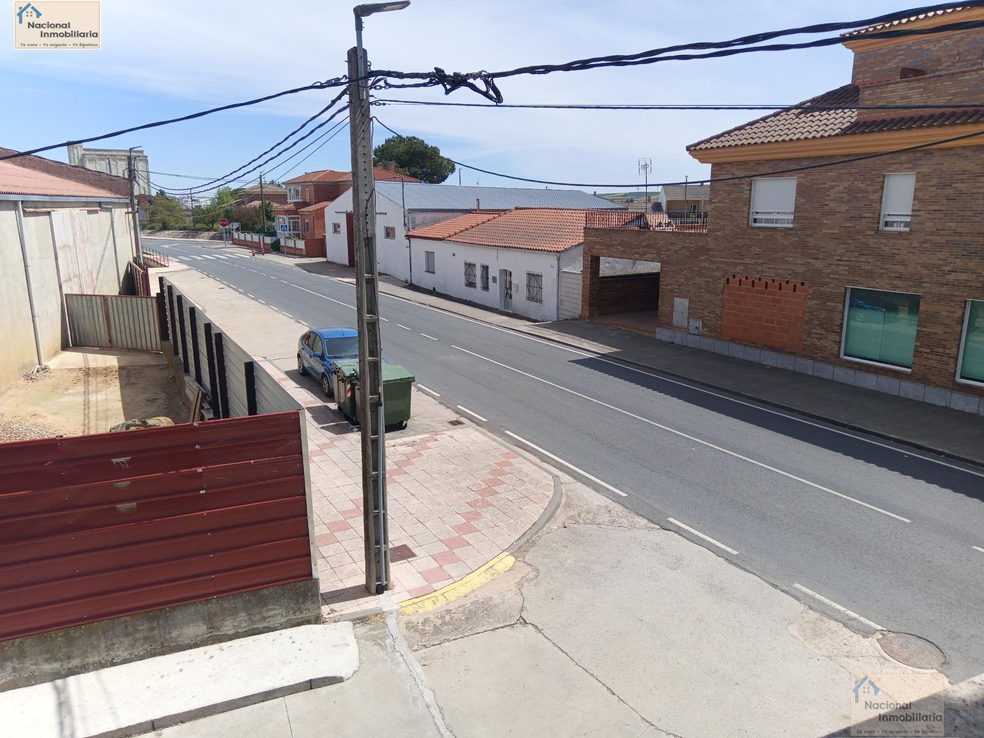 For sale of house in Babilafuente