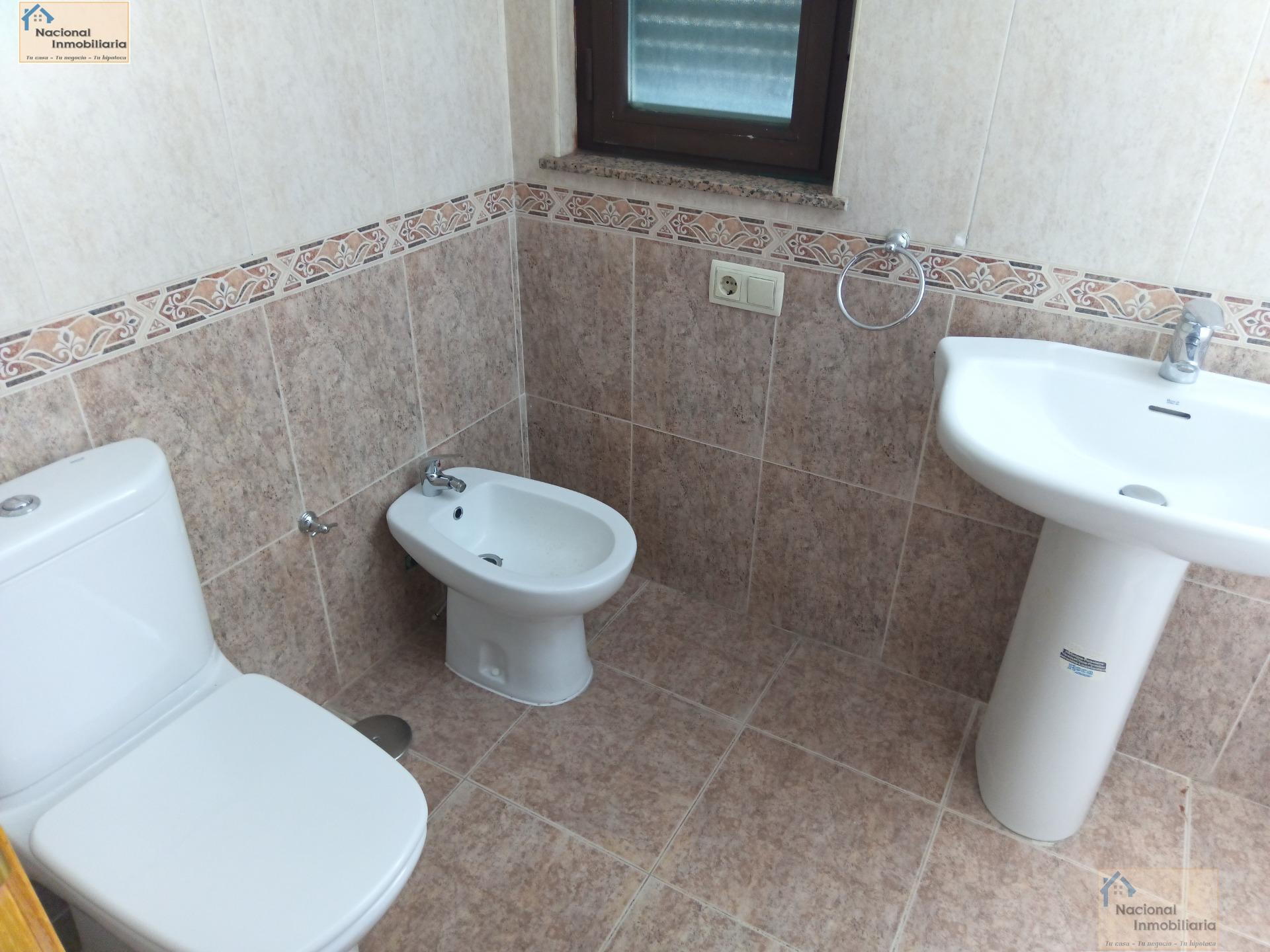 For sale of house in Babilafuente