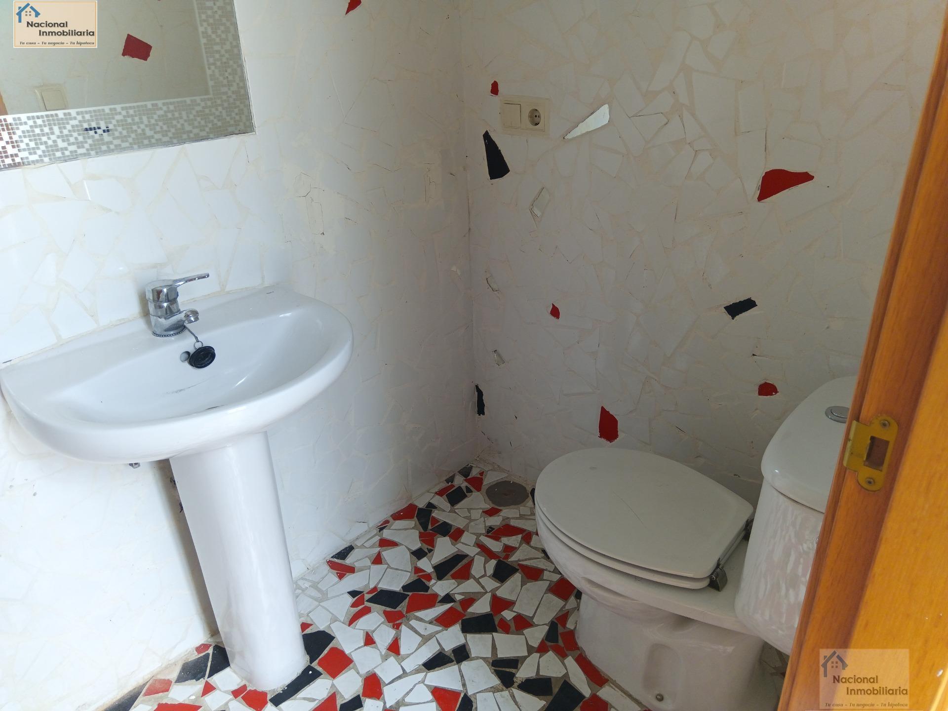 For sale of house in Babilafuente