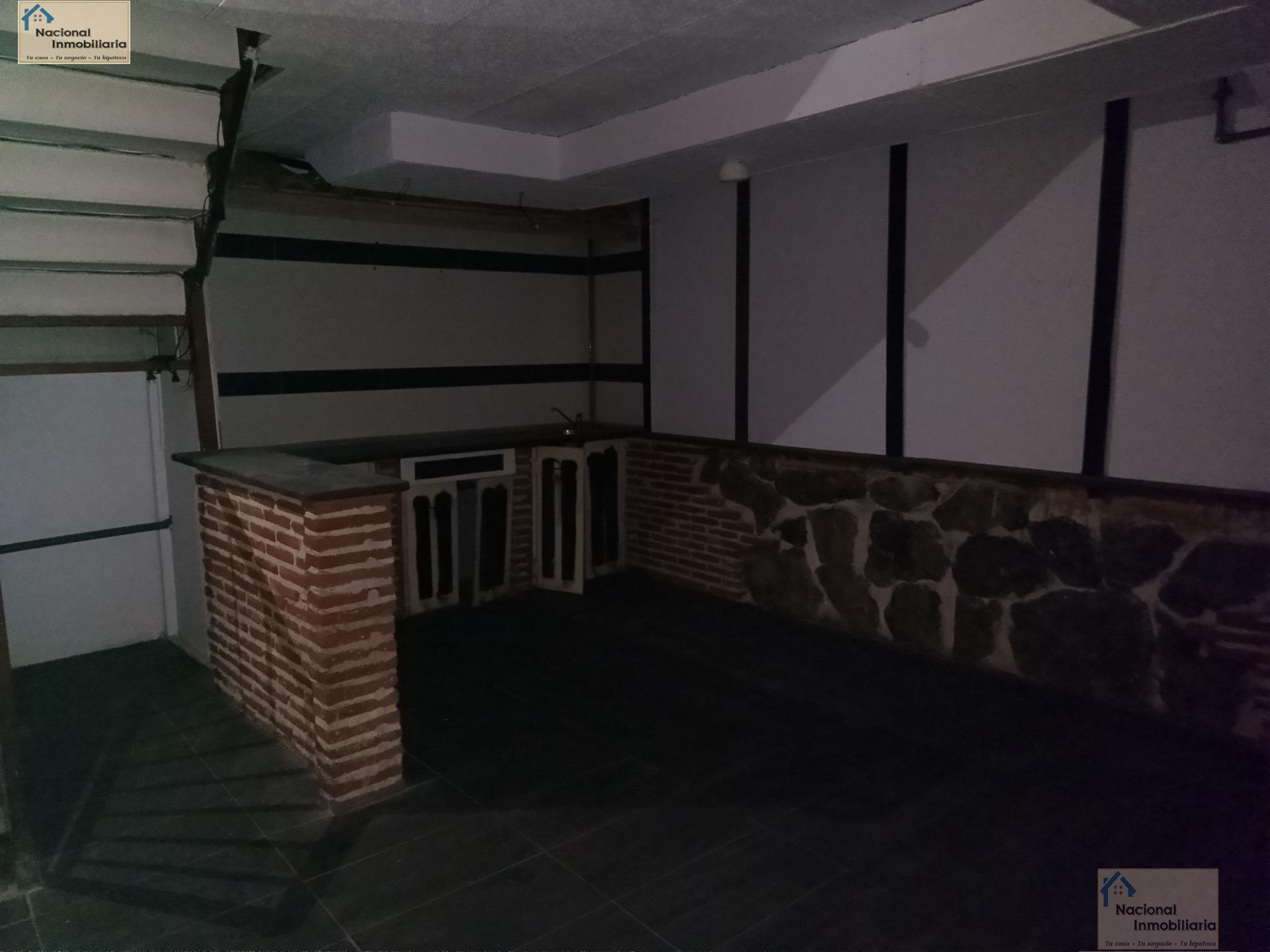 For sale of house in Babilafuente