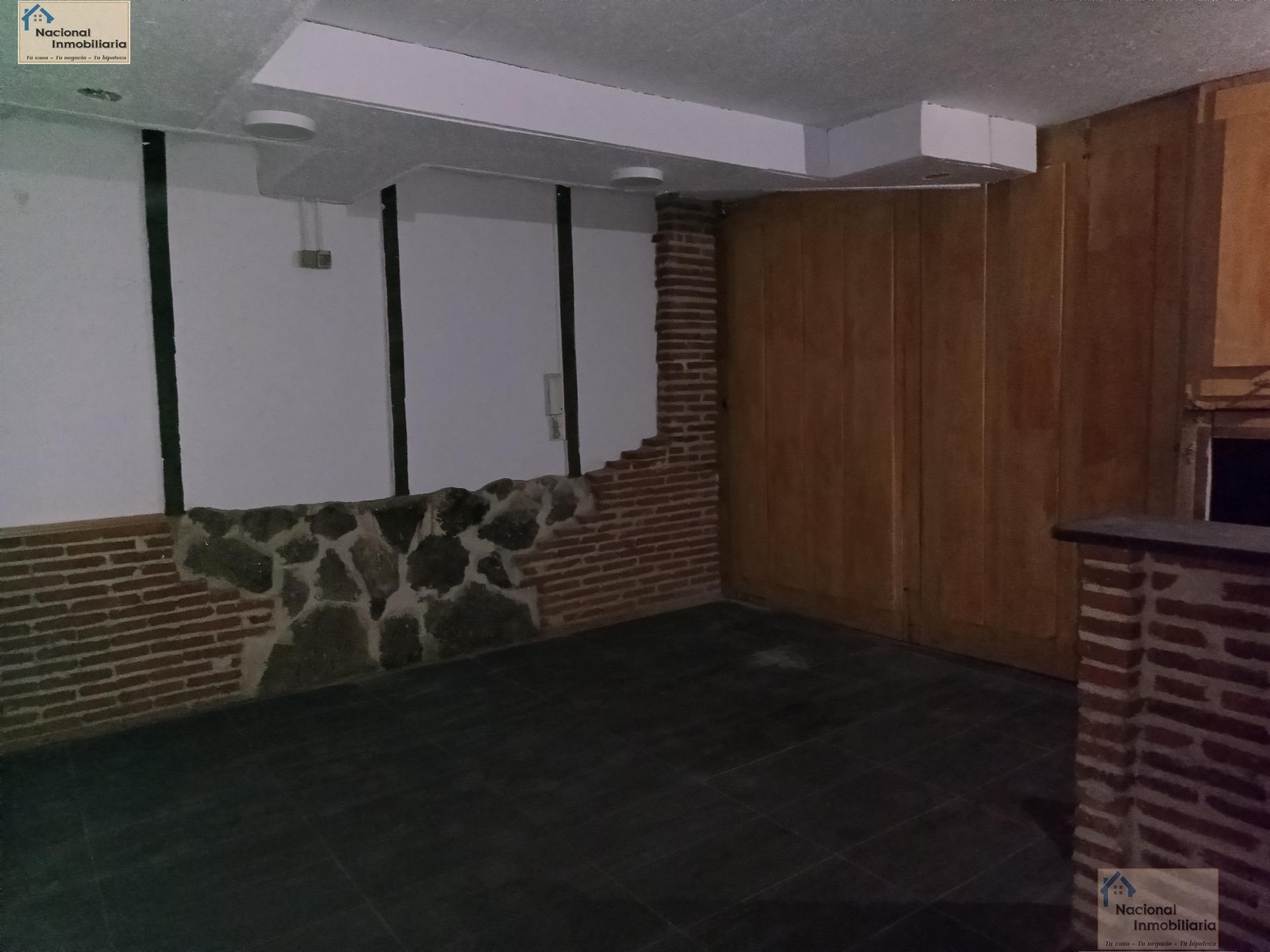 For sale of house in Babilafuente