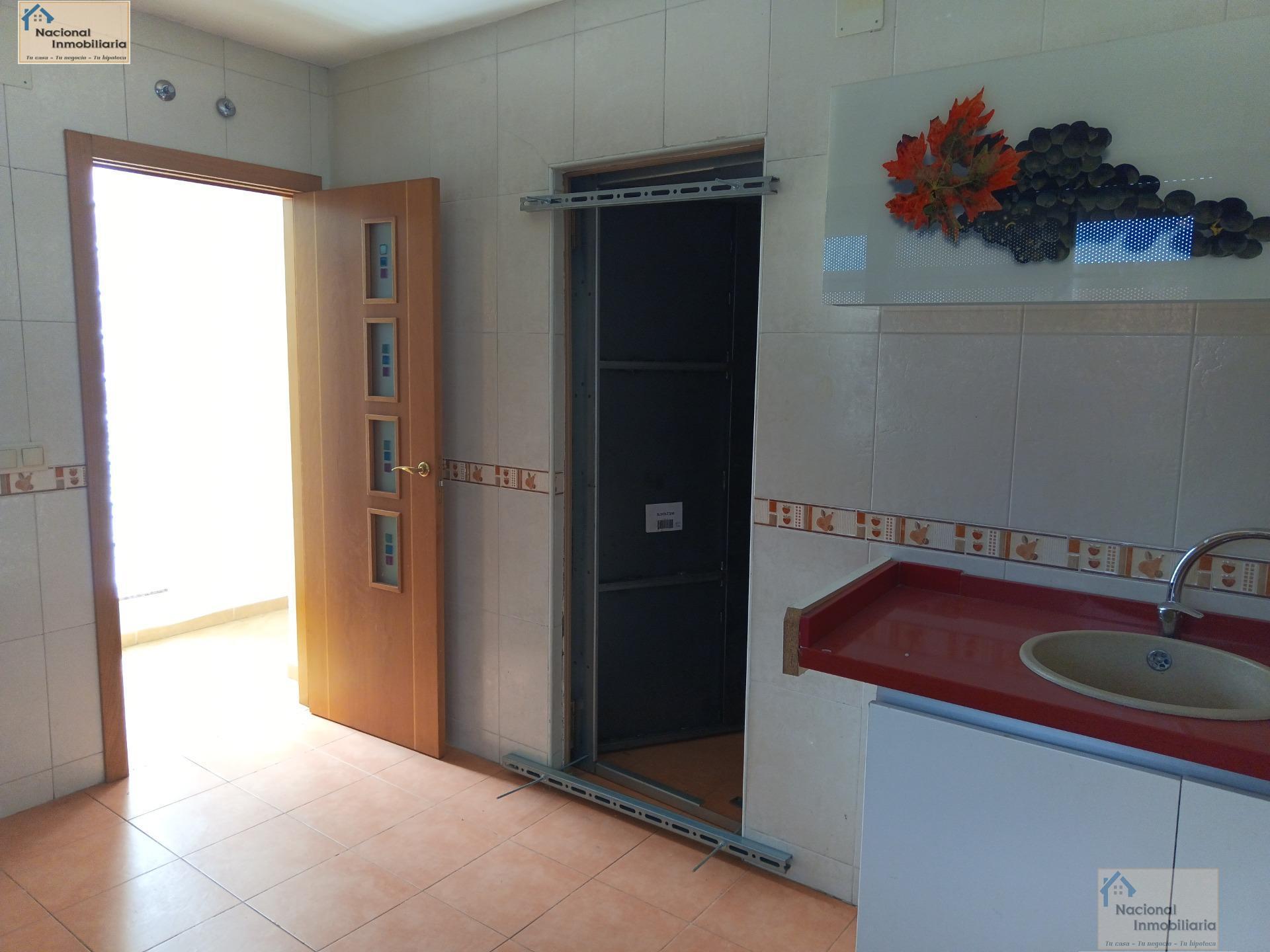 For sale of house in Babilafuente