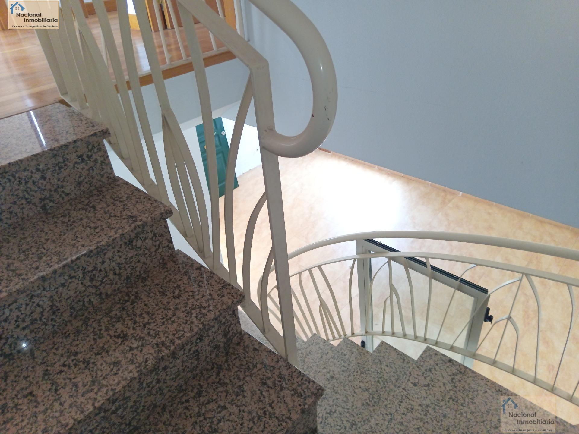 For sale of house in Babilafuente