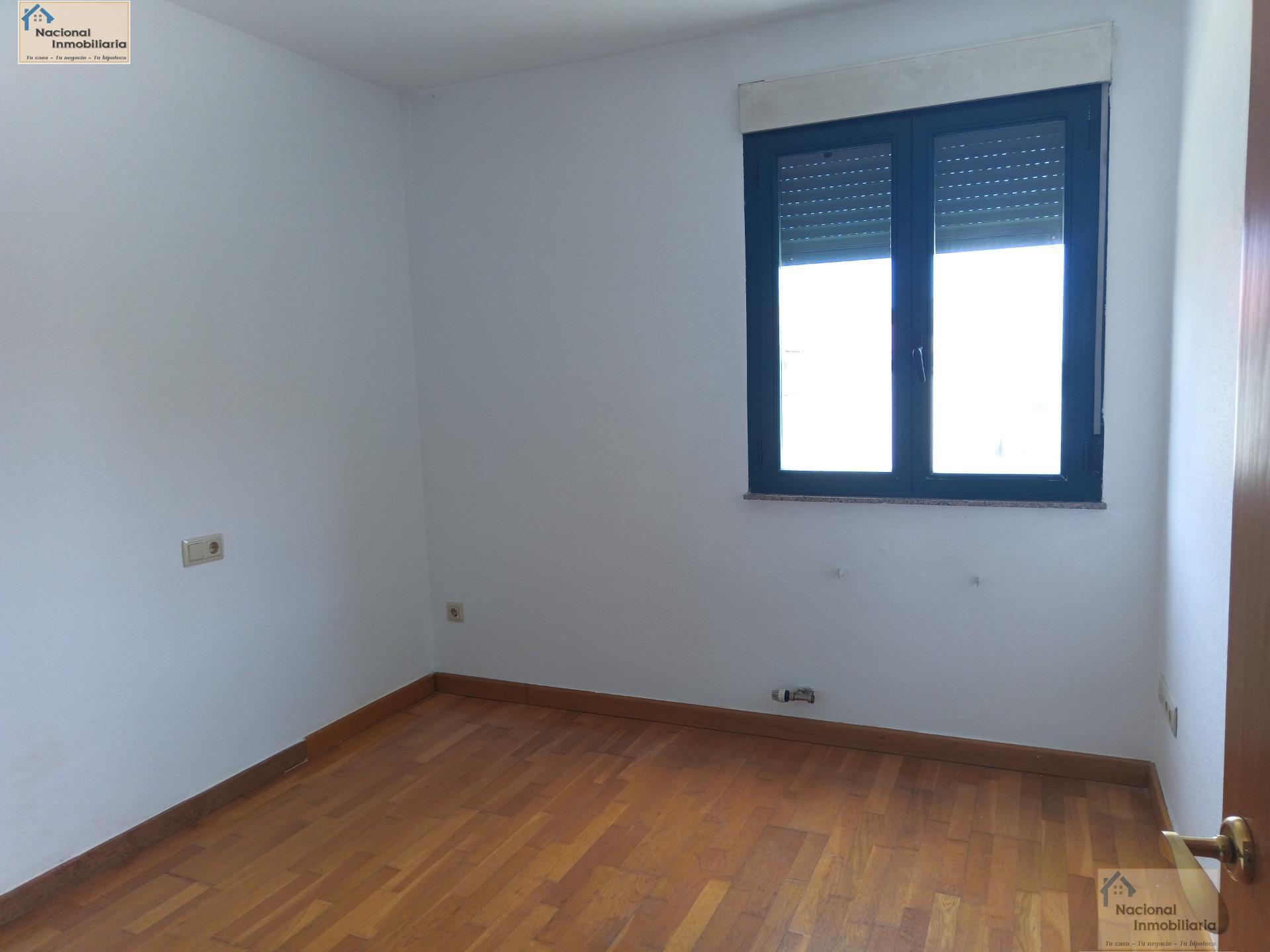 For sale of house in Babilafuente