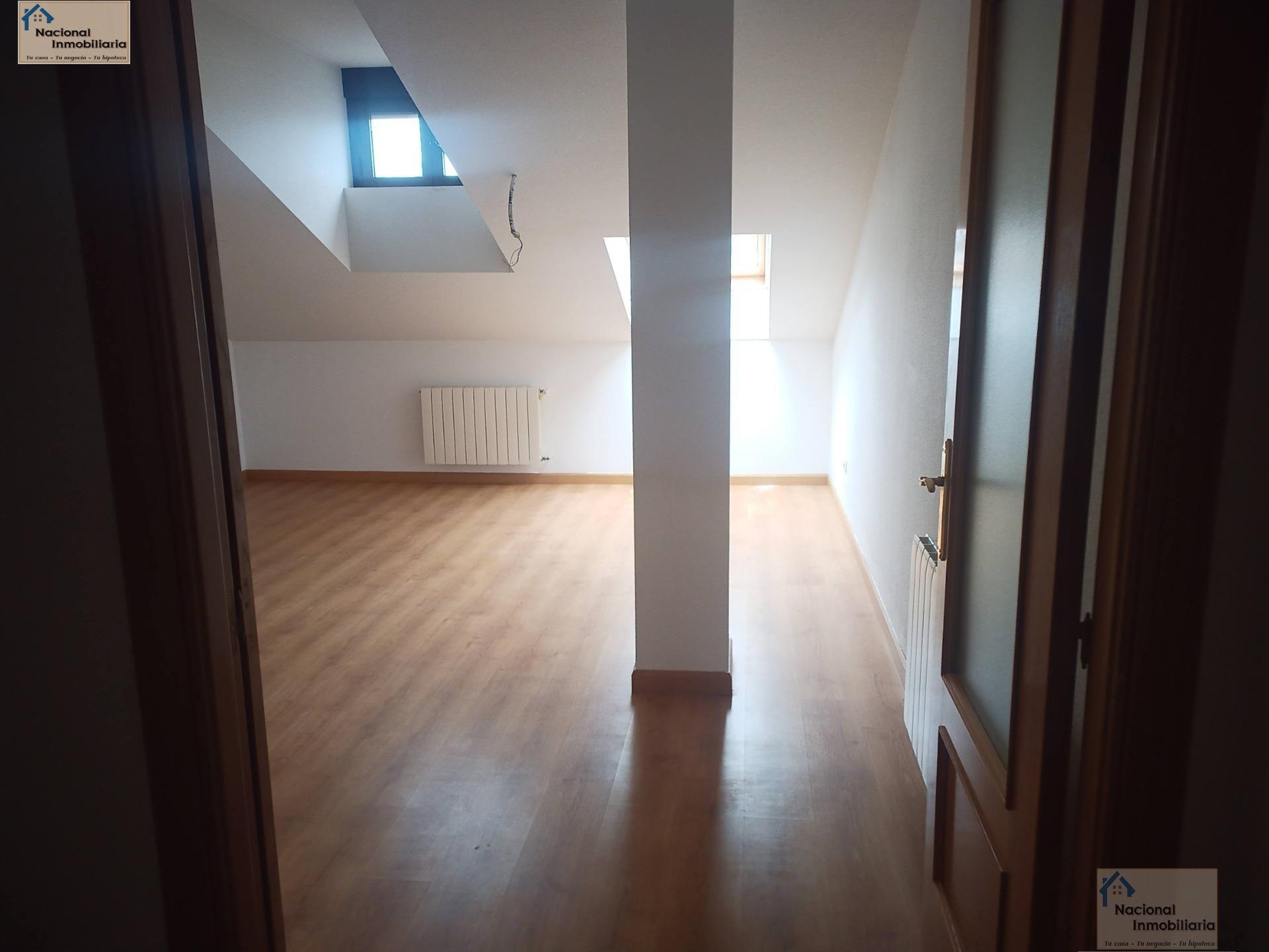 For sale of flat in Riaza