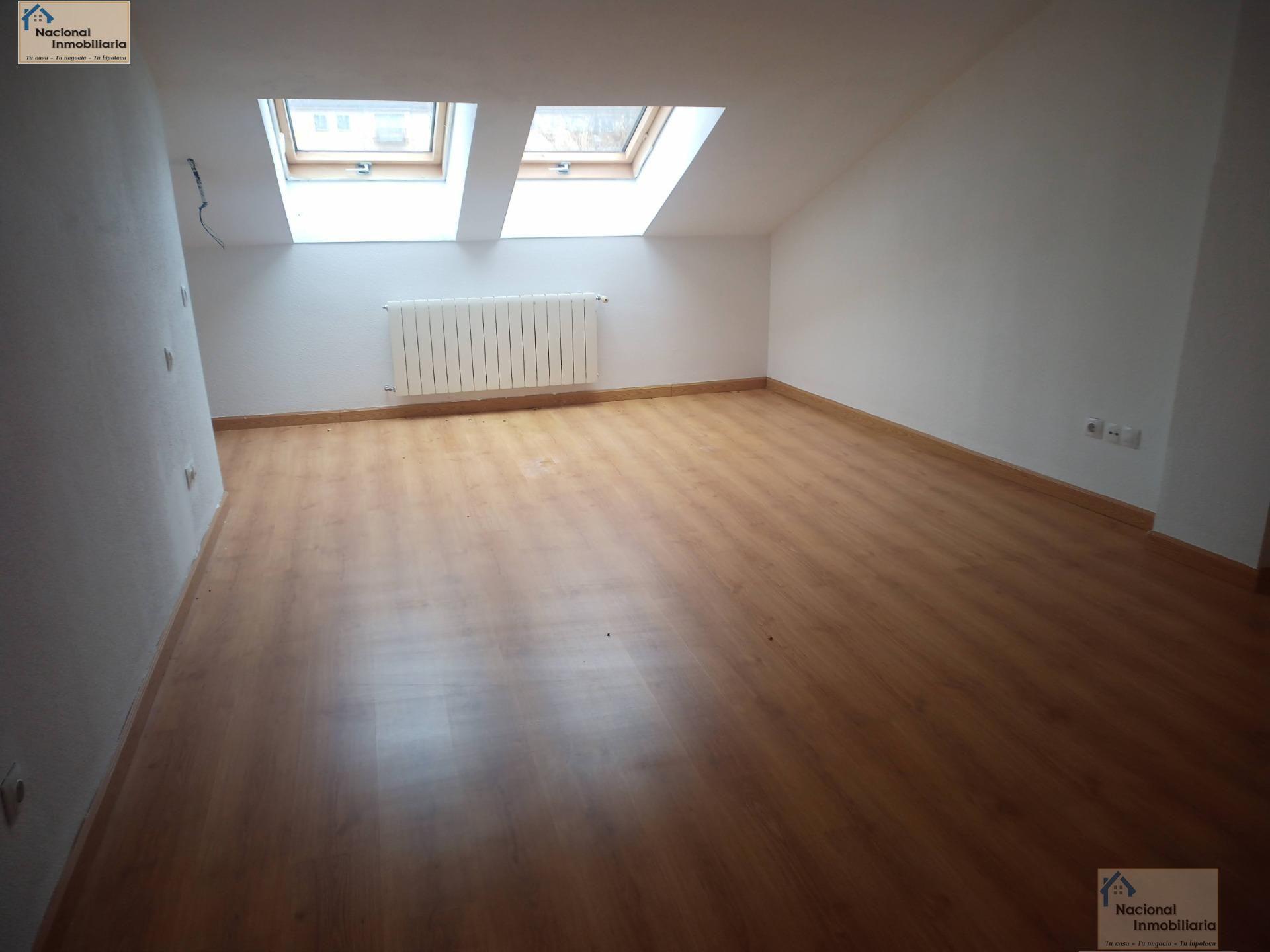 For sale of flat in Riaza