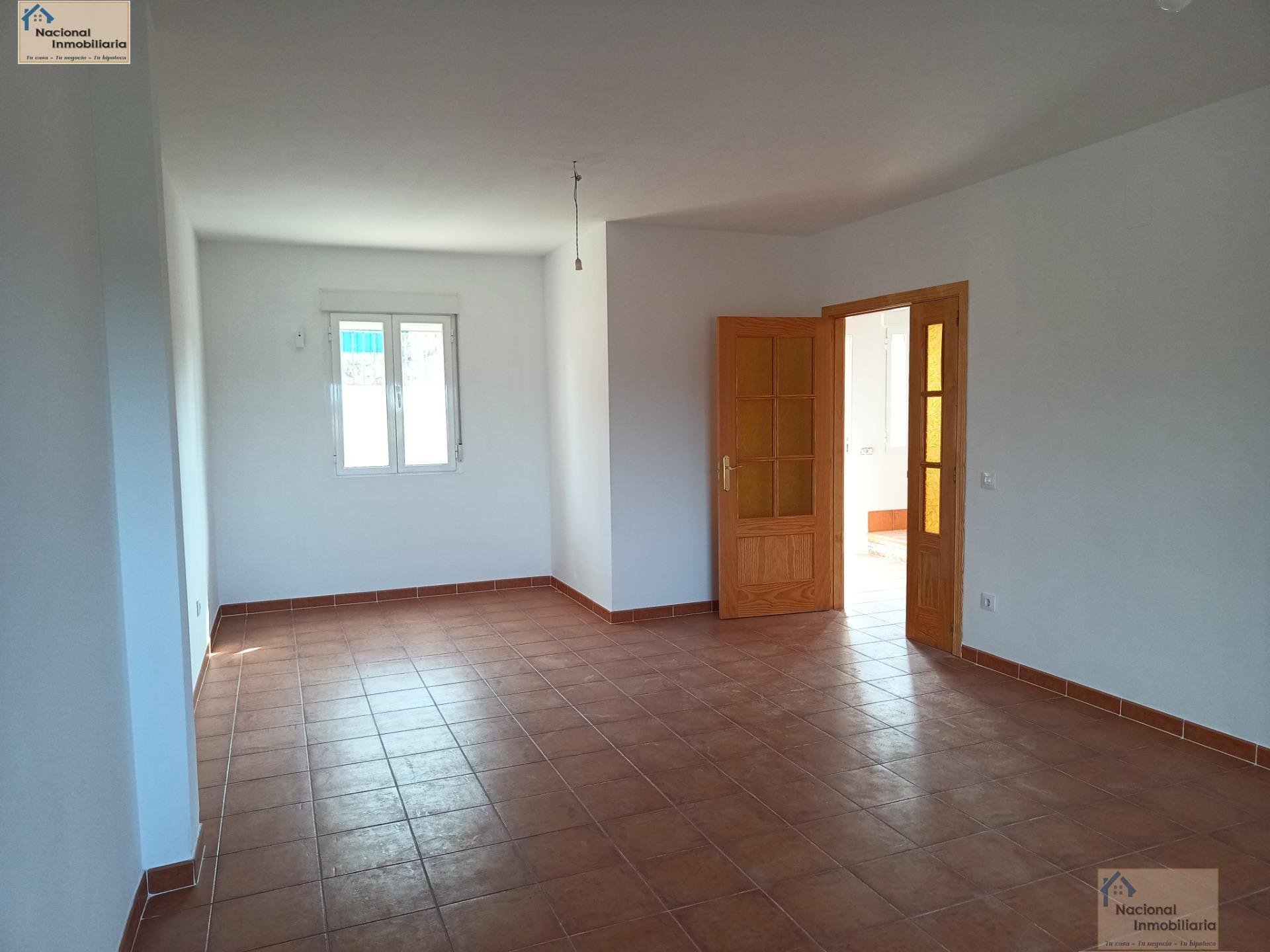 For sale of house in Arenas de San Pedro