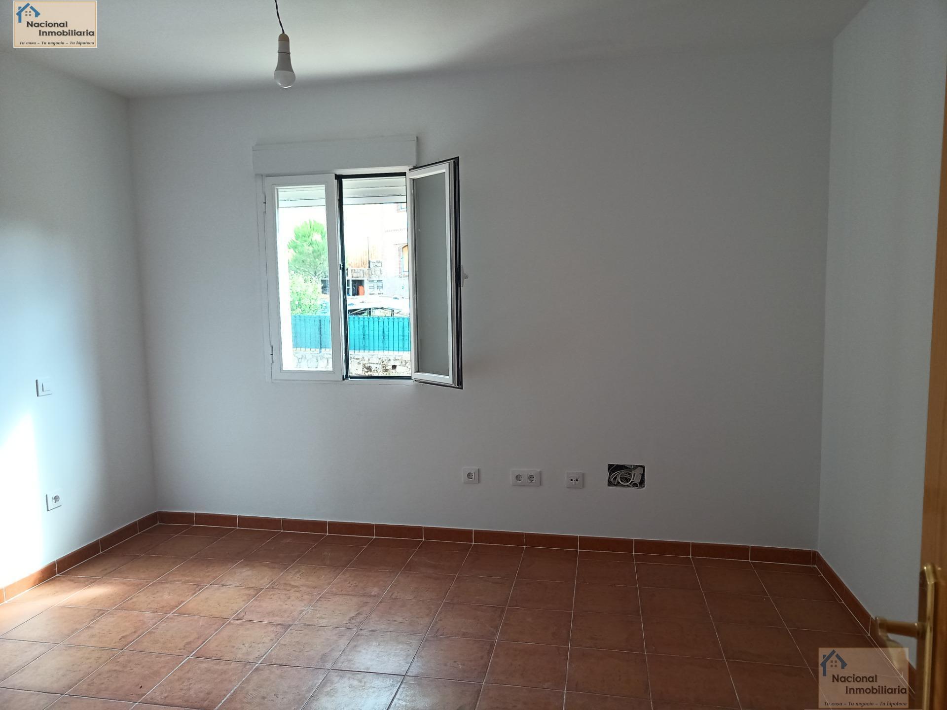 For sale of house in Arenas de San Pedro