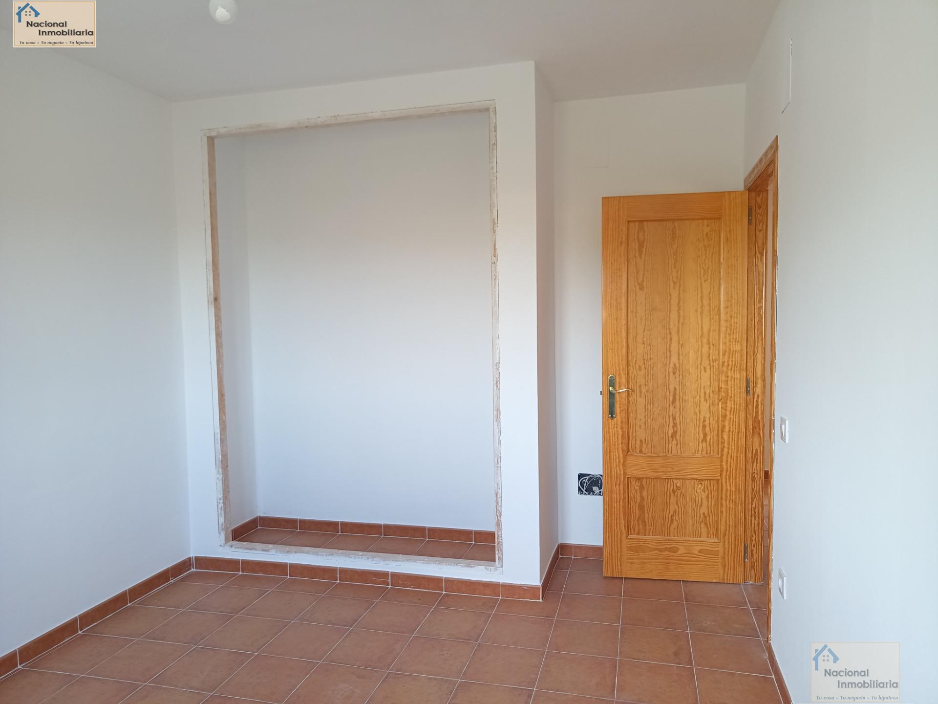 For sale of house in Arenas de San Pedro