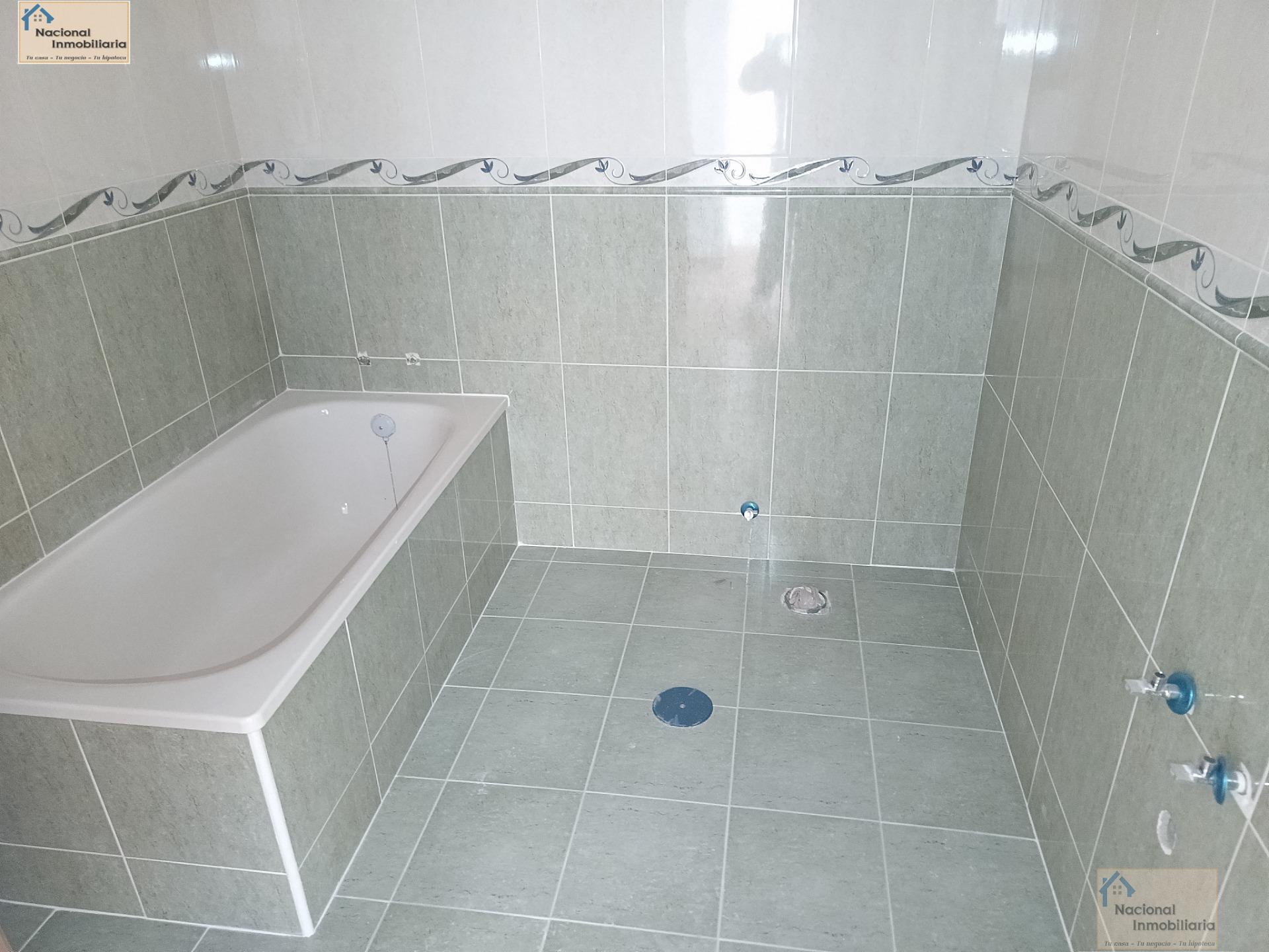 For sale of house in Arenas de San Pedro