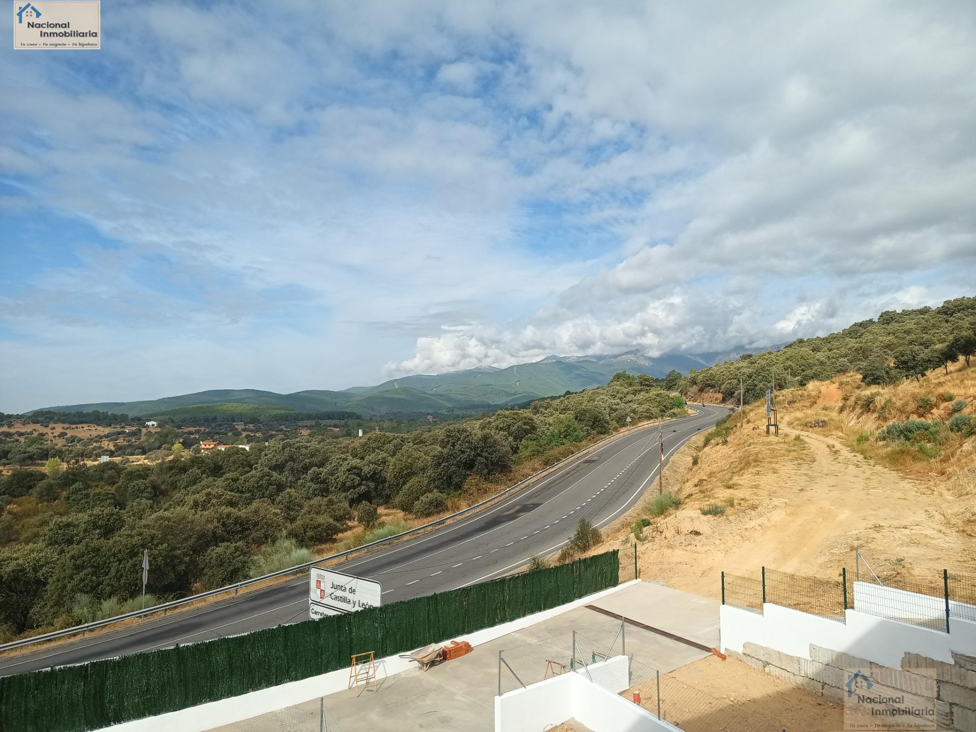 For sale of house in Arenas de San Pedro