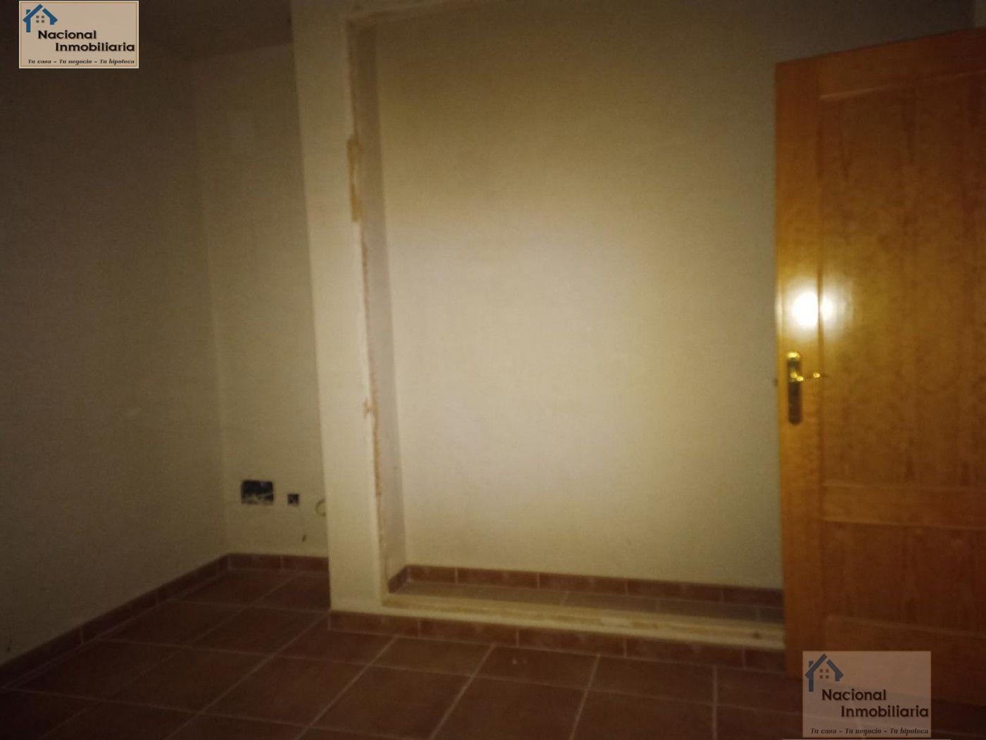 For sale of house in Arenas de San Pedro