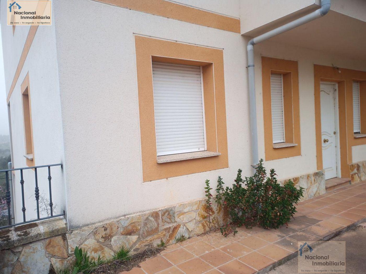 For sale of house in Arenas de San Pedro
