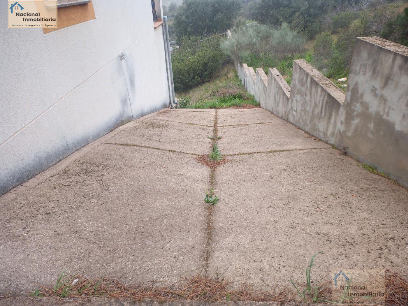 For sale of house in Arenas de San Pedro