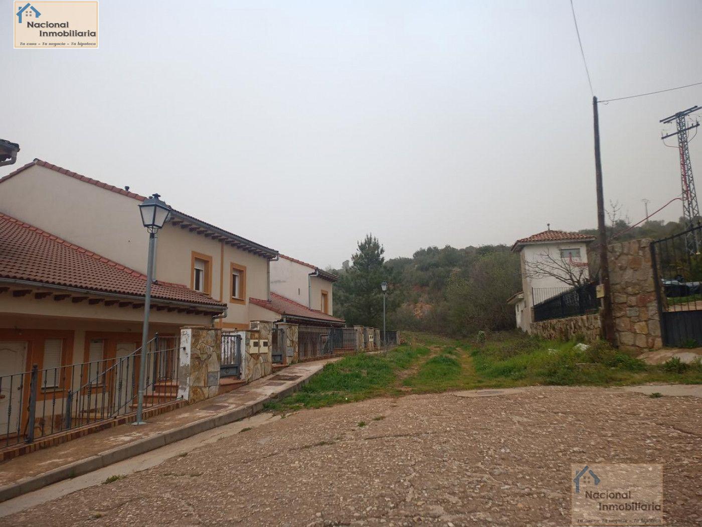 For sale of house in Arenas de San Pedro