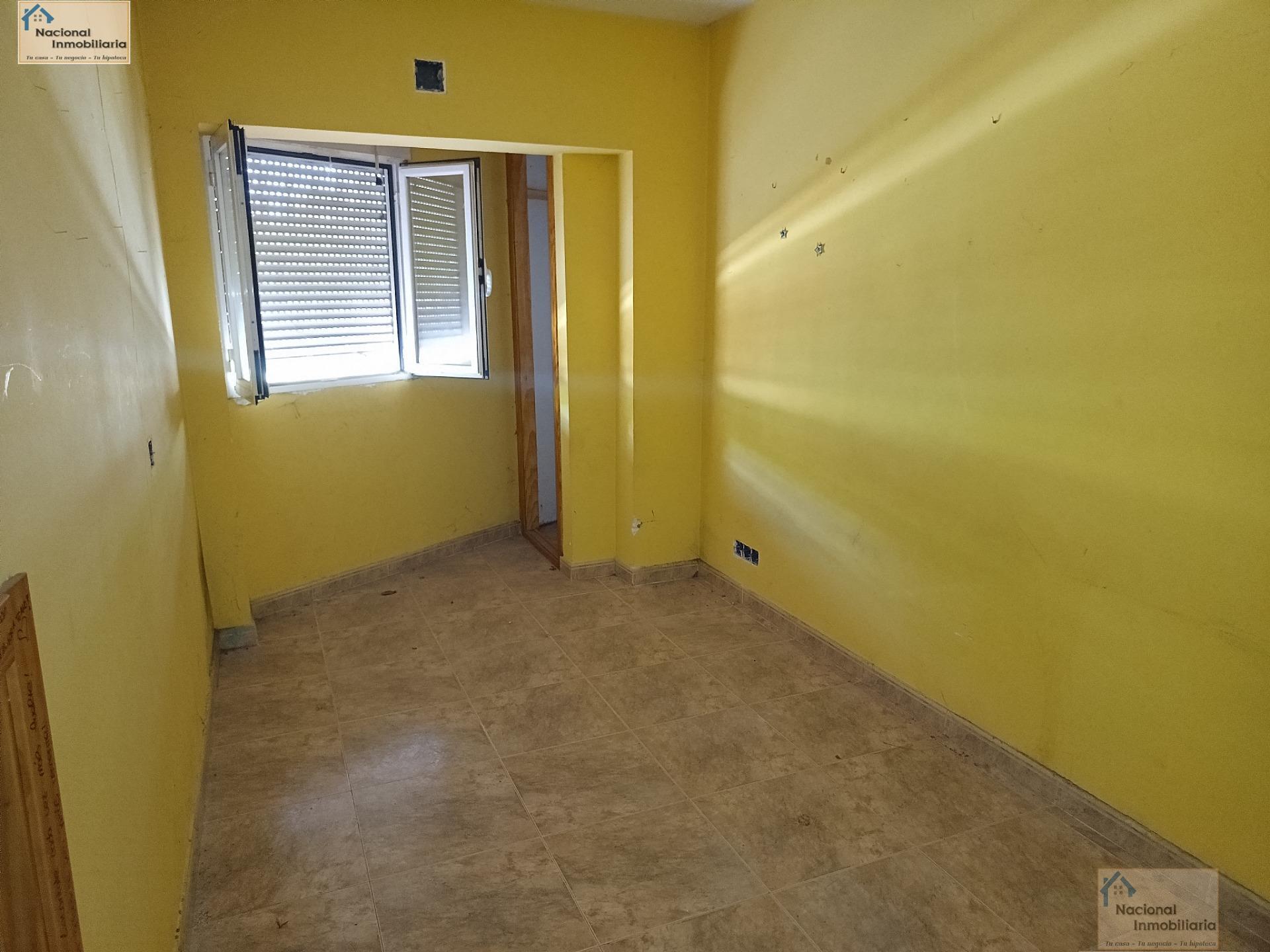 For sale of house in La Adrada