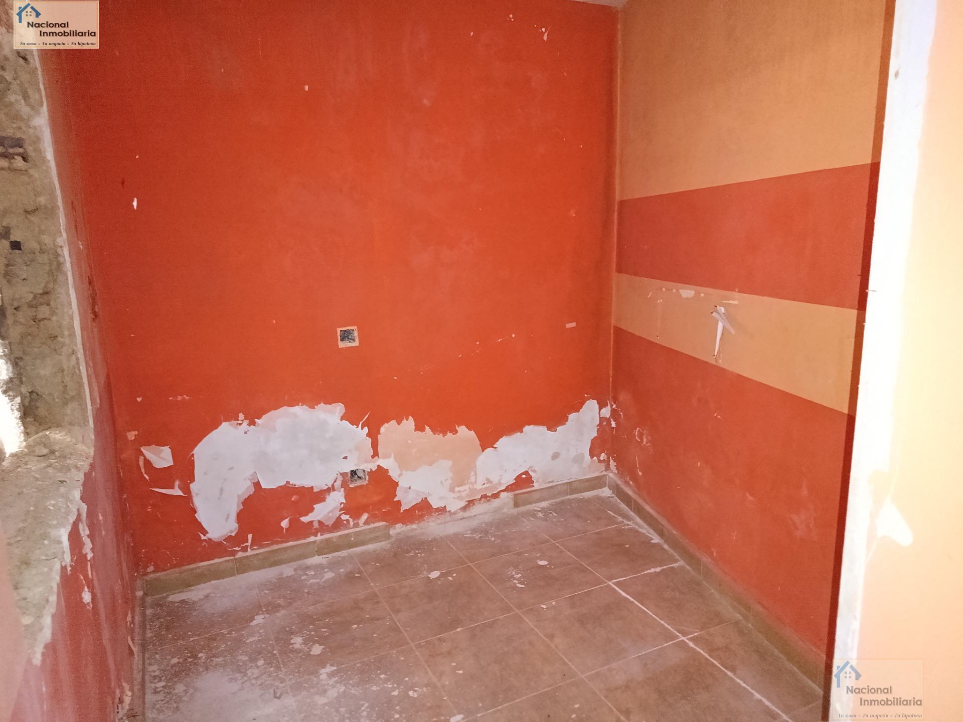 For sale of house in La Adrada