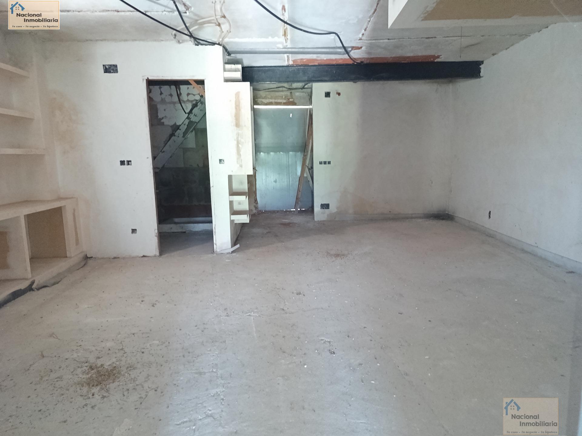 For sale of house in La Adrada