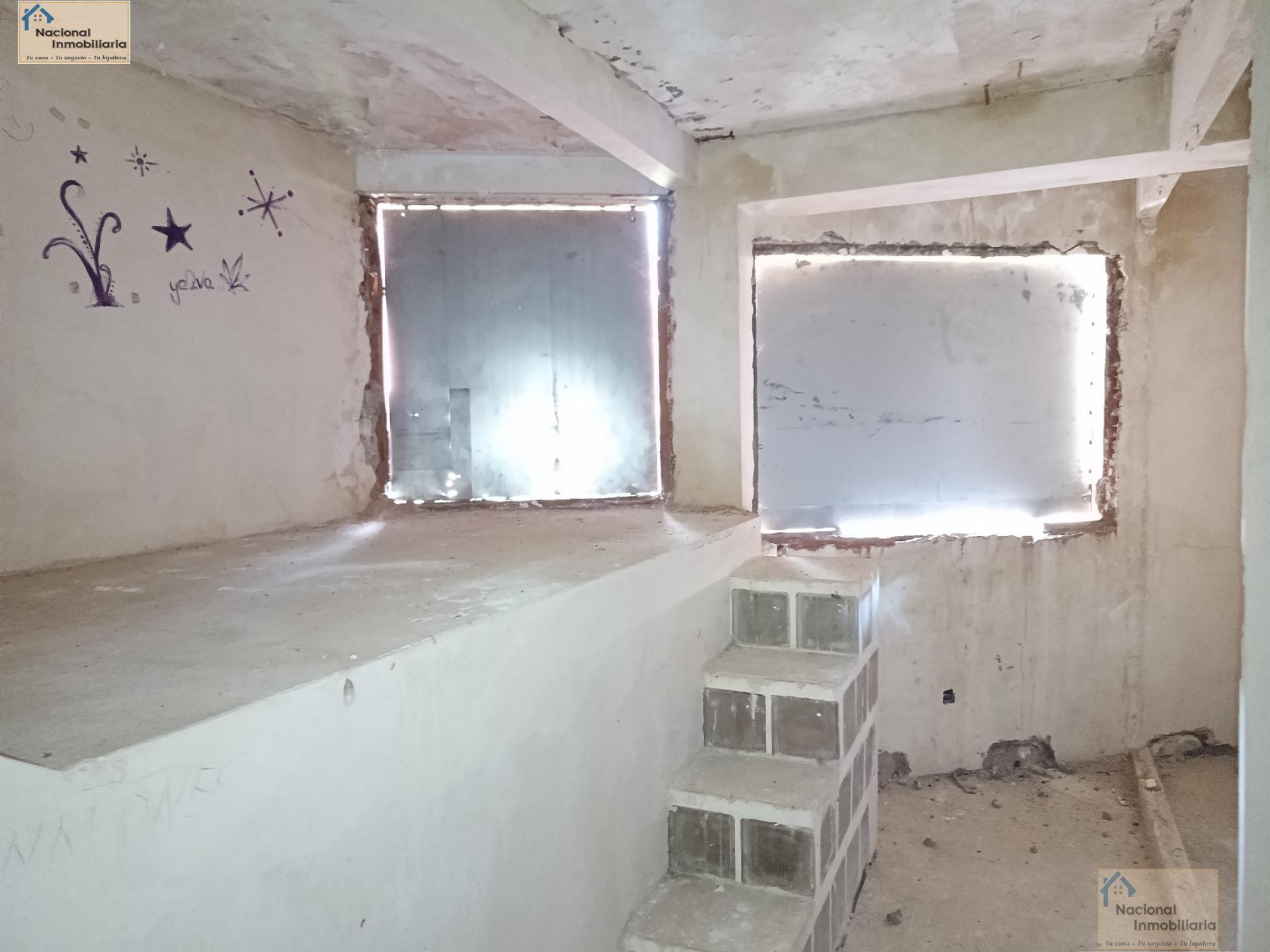 For sale of house in La Adrada