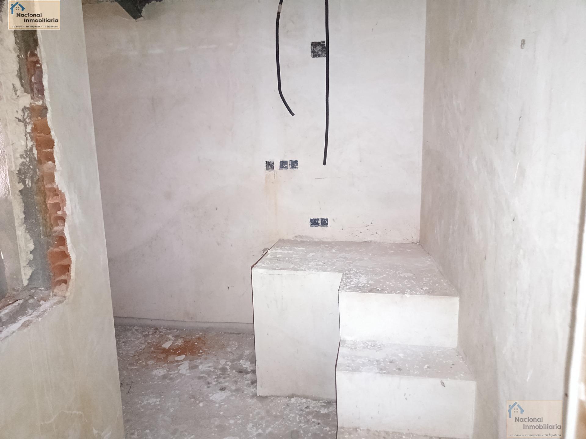 For sale of house in La Adrada