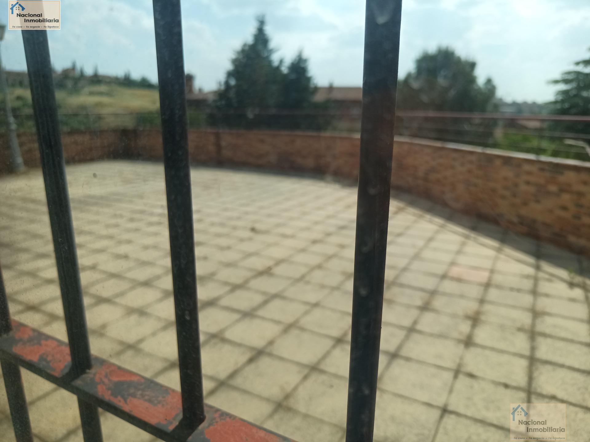 For sale of premises in Segovia