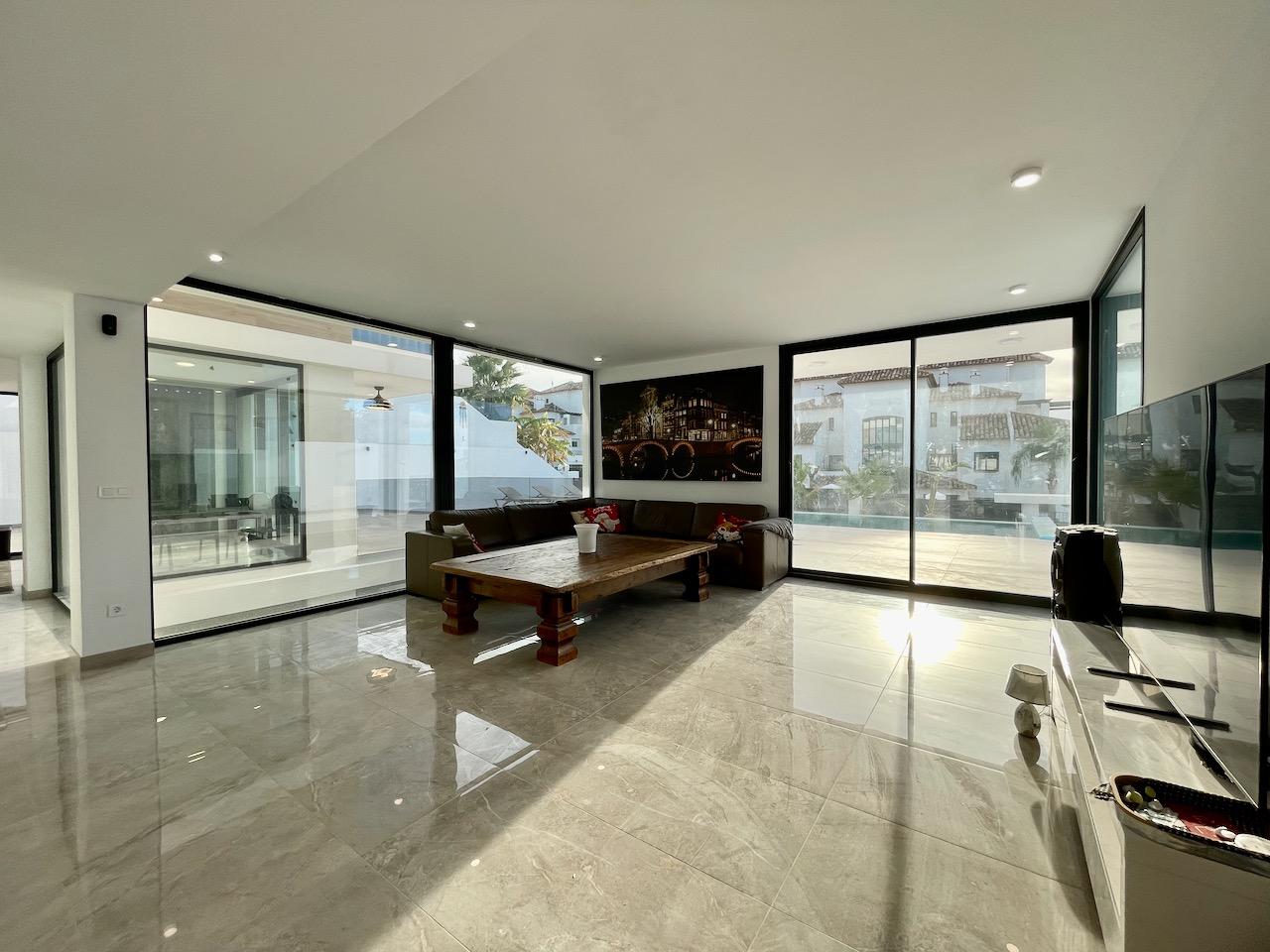 Venta de villa en Finestrat