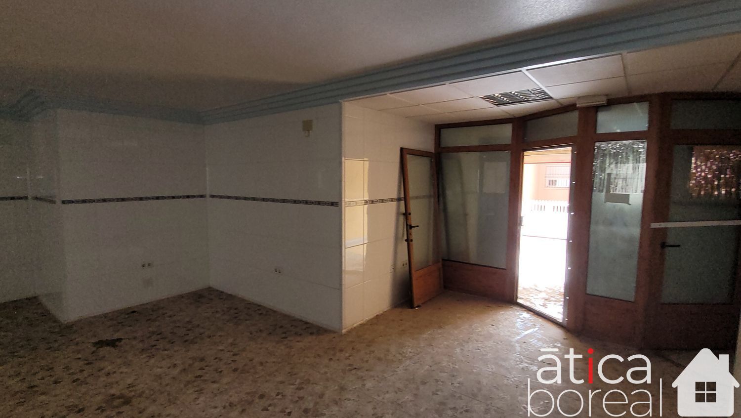 Venta de local en Ceutí