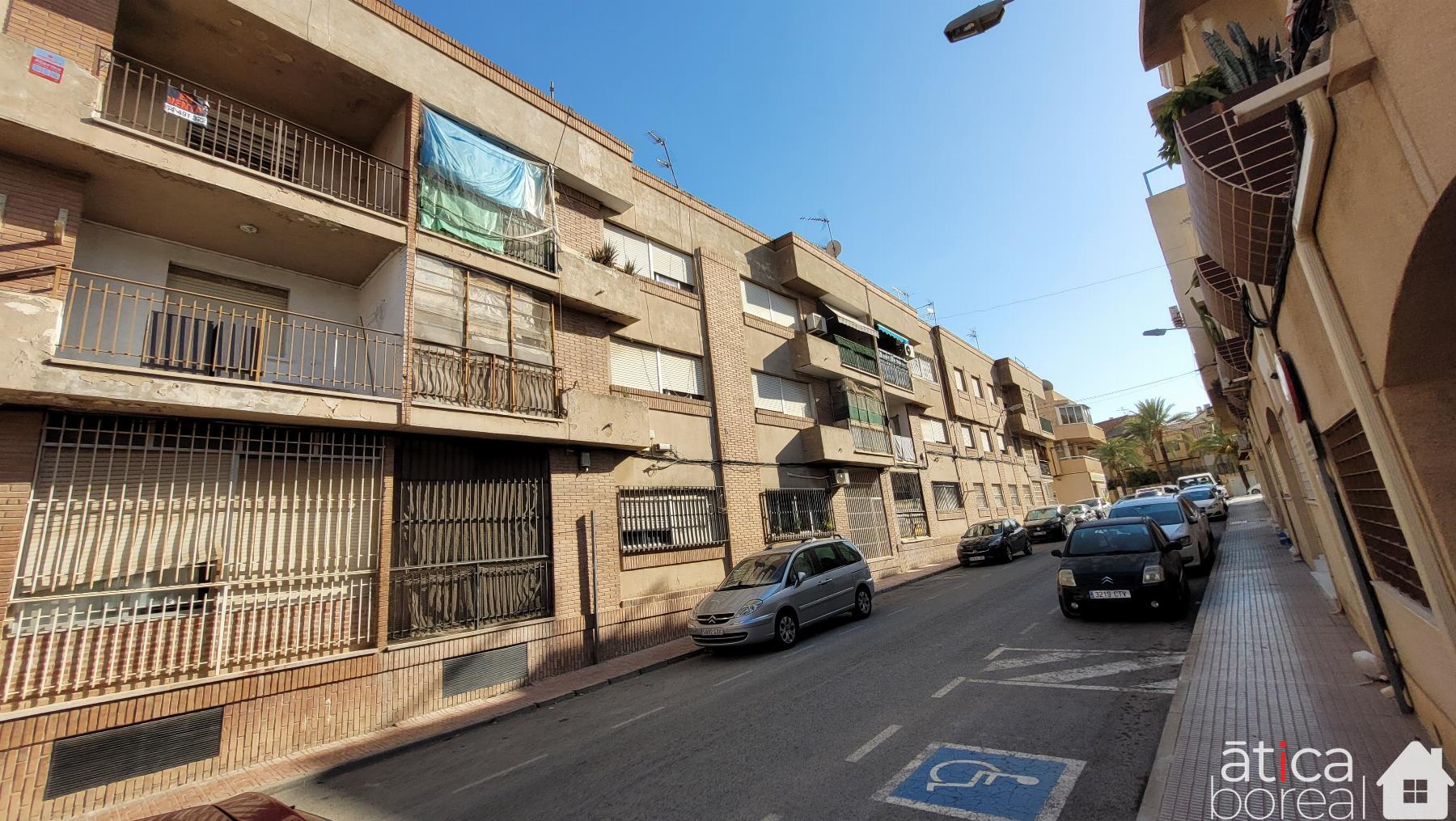 Venta de piso en Totana
