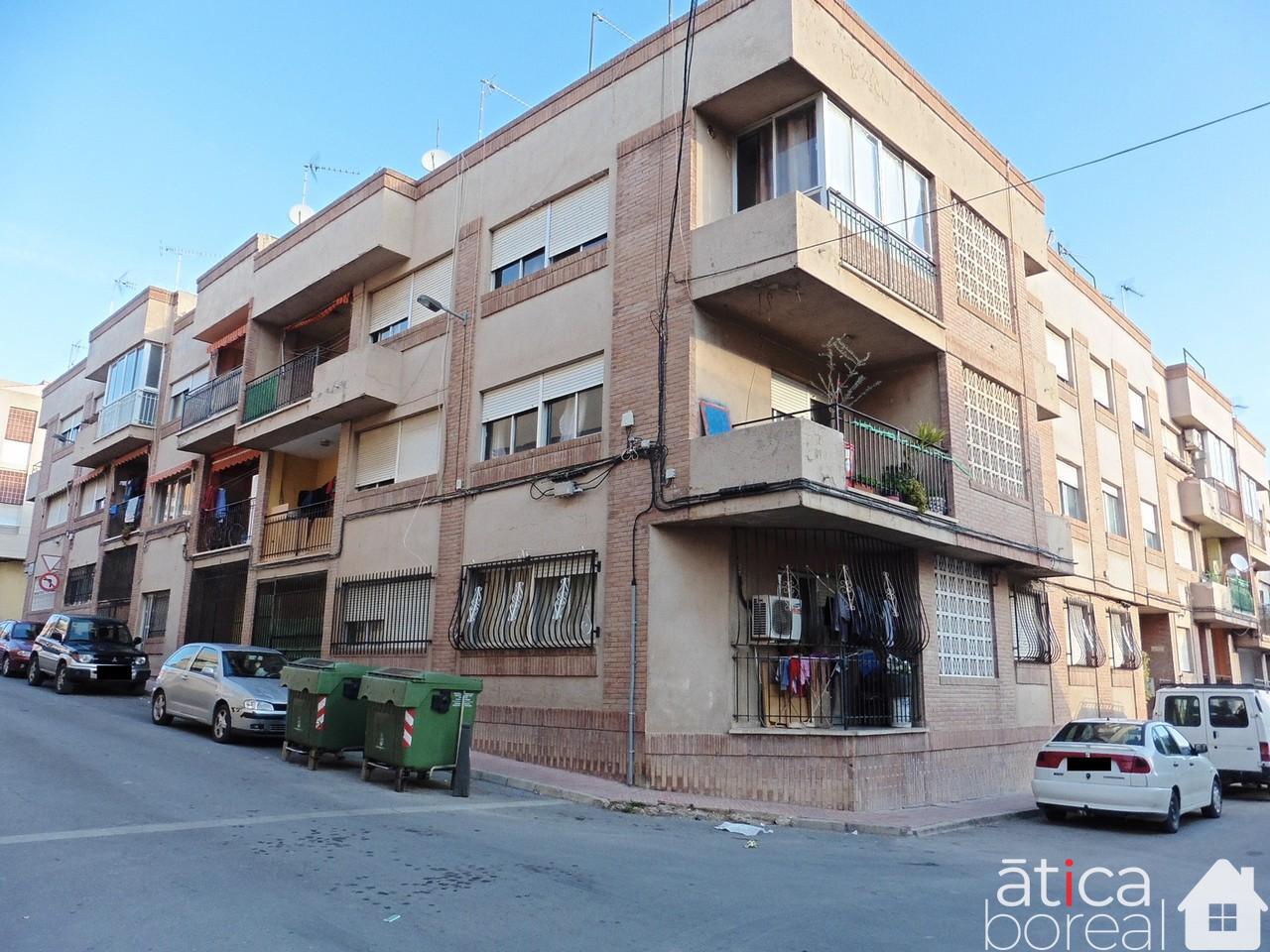 Venta de piso en Totana