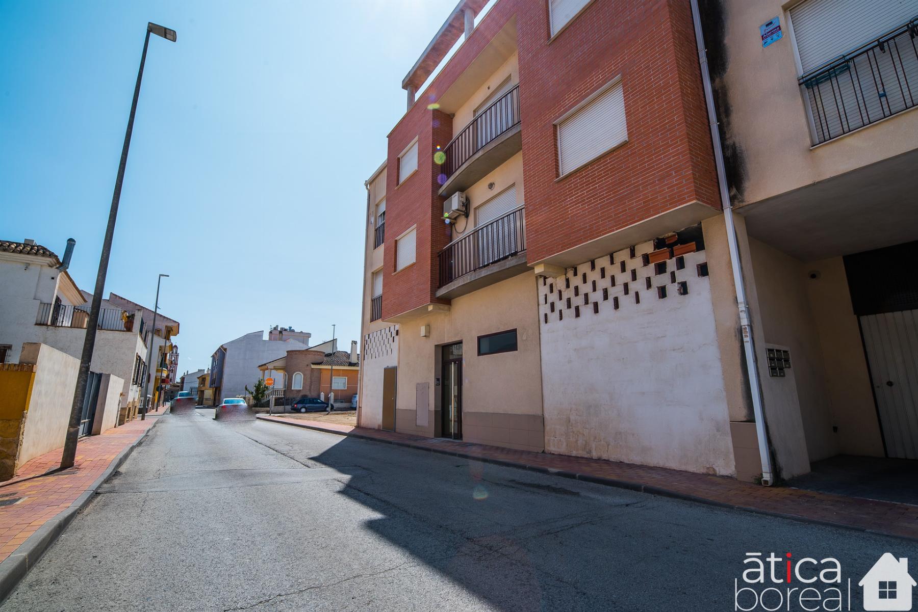 Venta de local en Ceutí