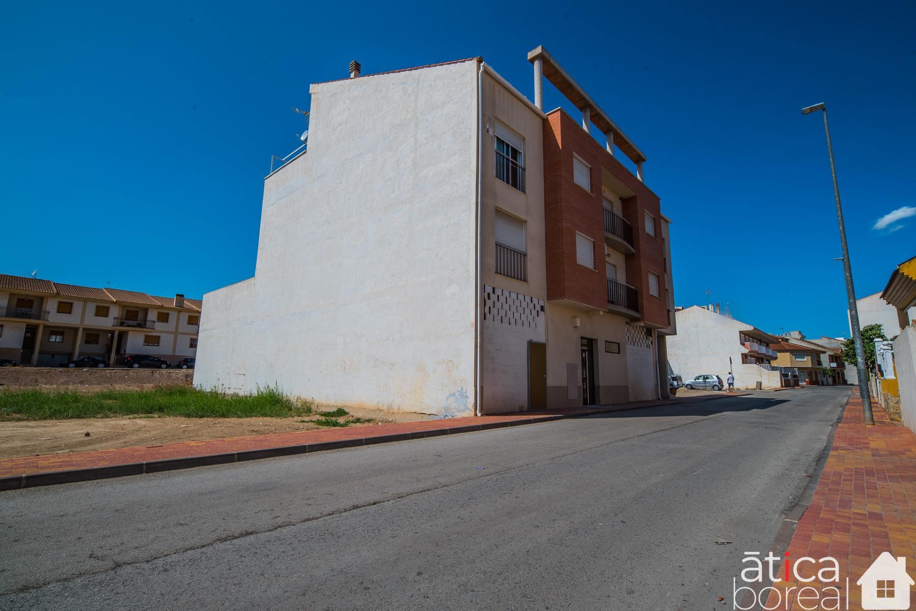Venta de local en Ceutí