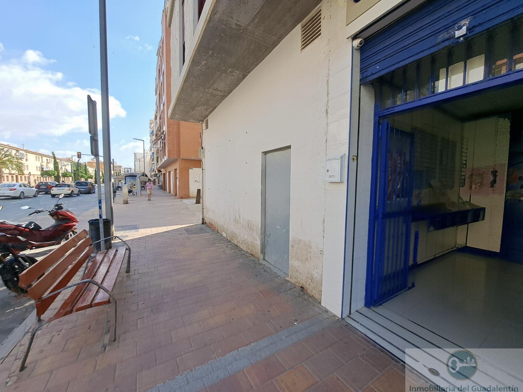 For rent of premises in Lorca