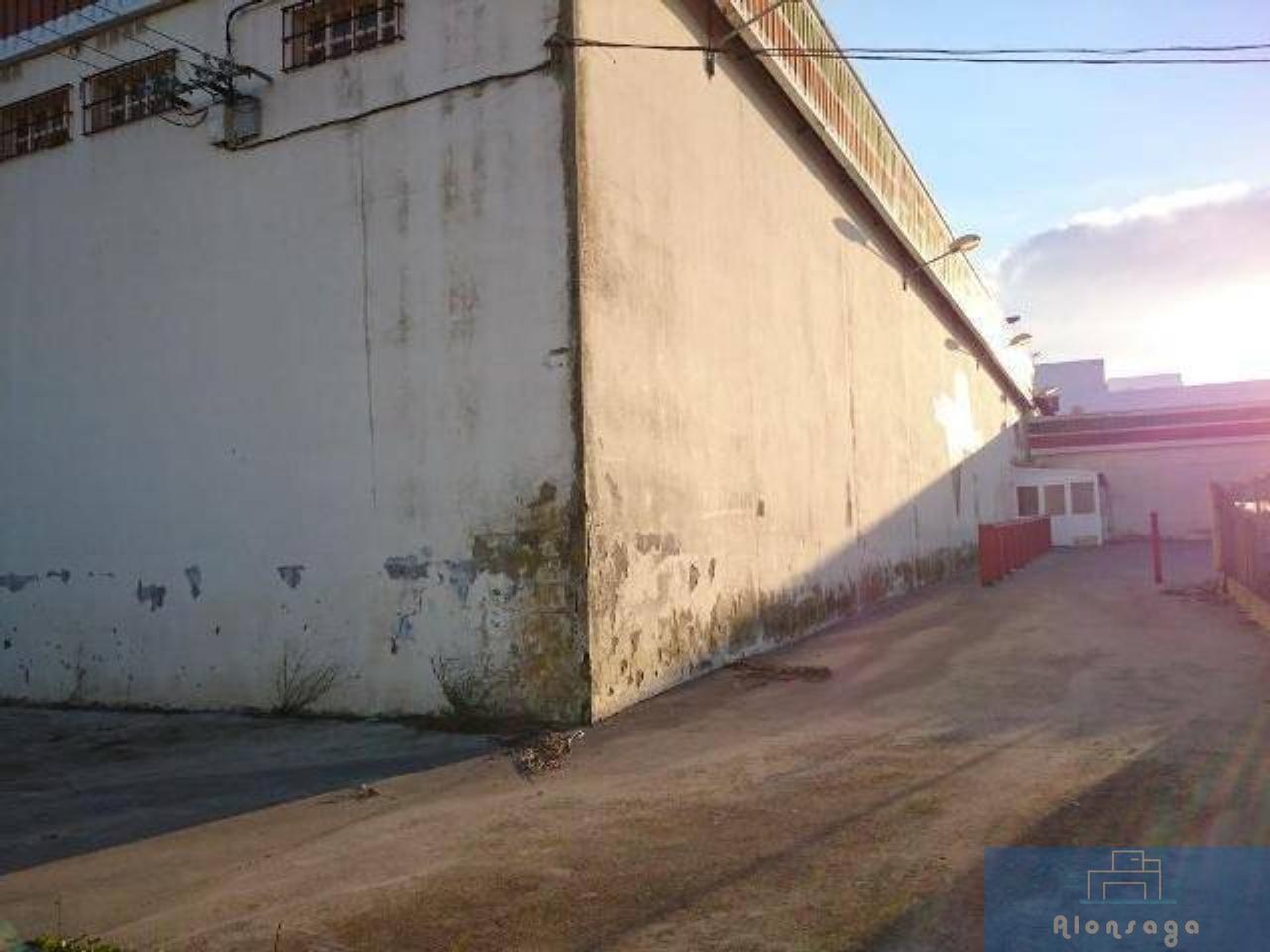 Venta de nave en Conil