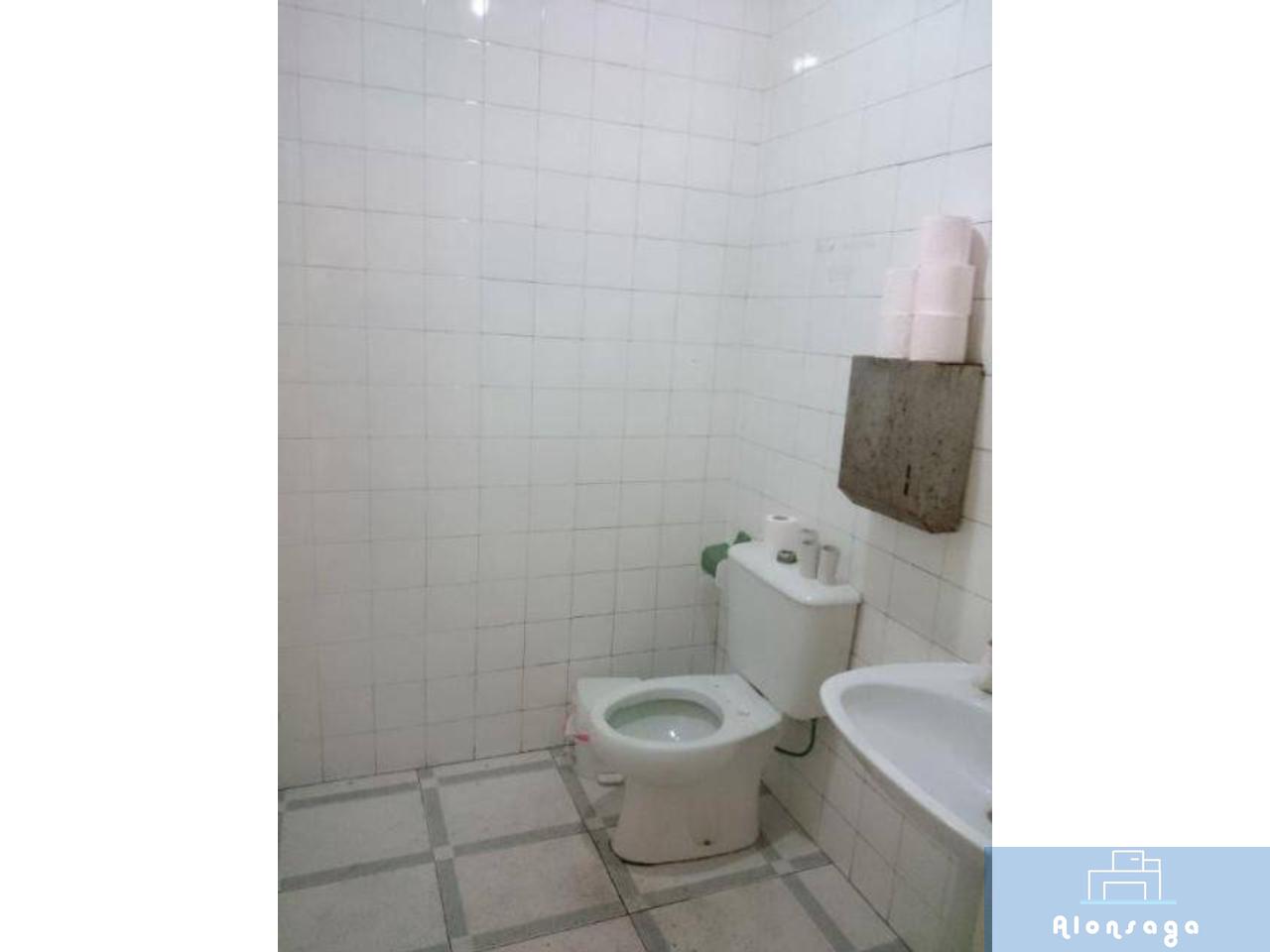 Venta de nave en Conil