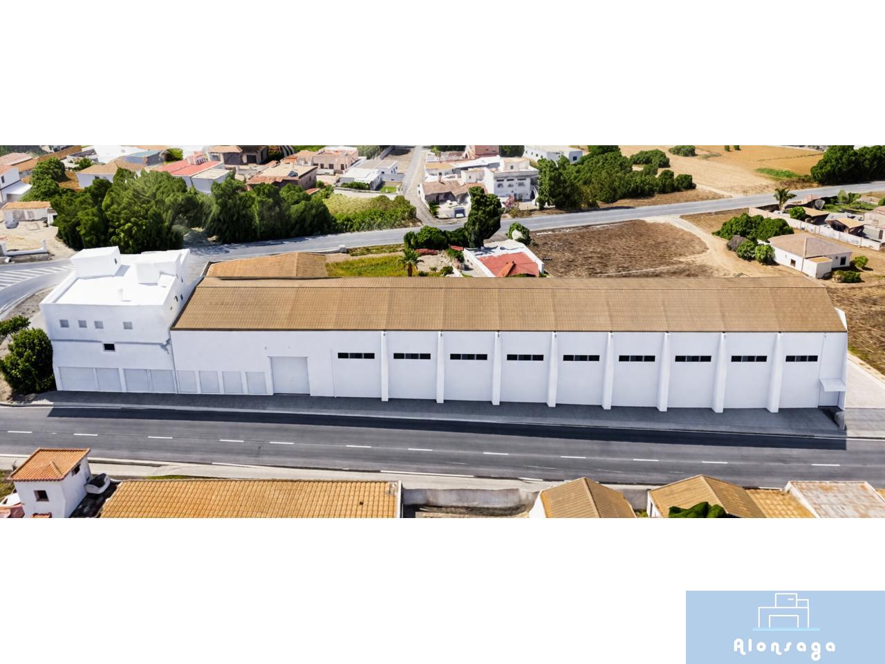 Venta de nave en Conil