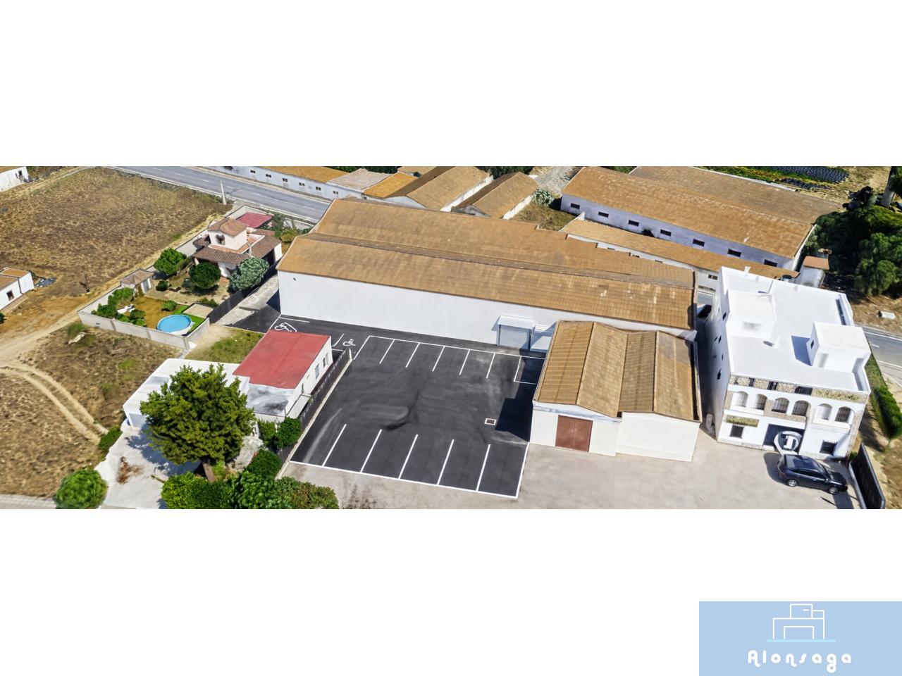 Venta de nave en Conil