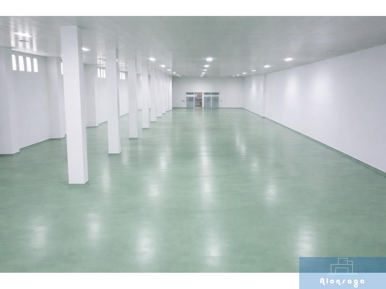 Venta de nave en Conil