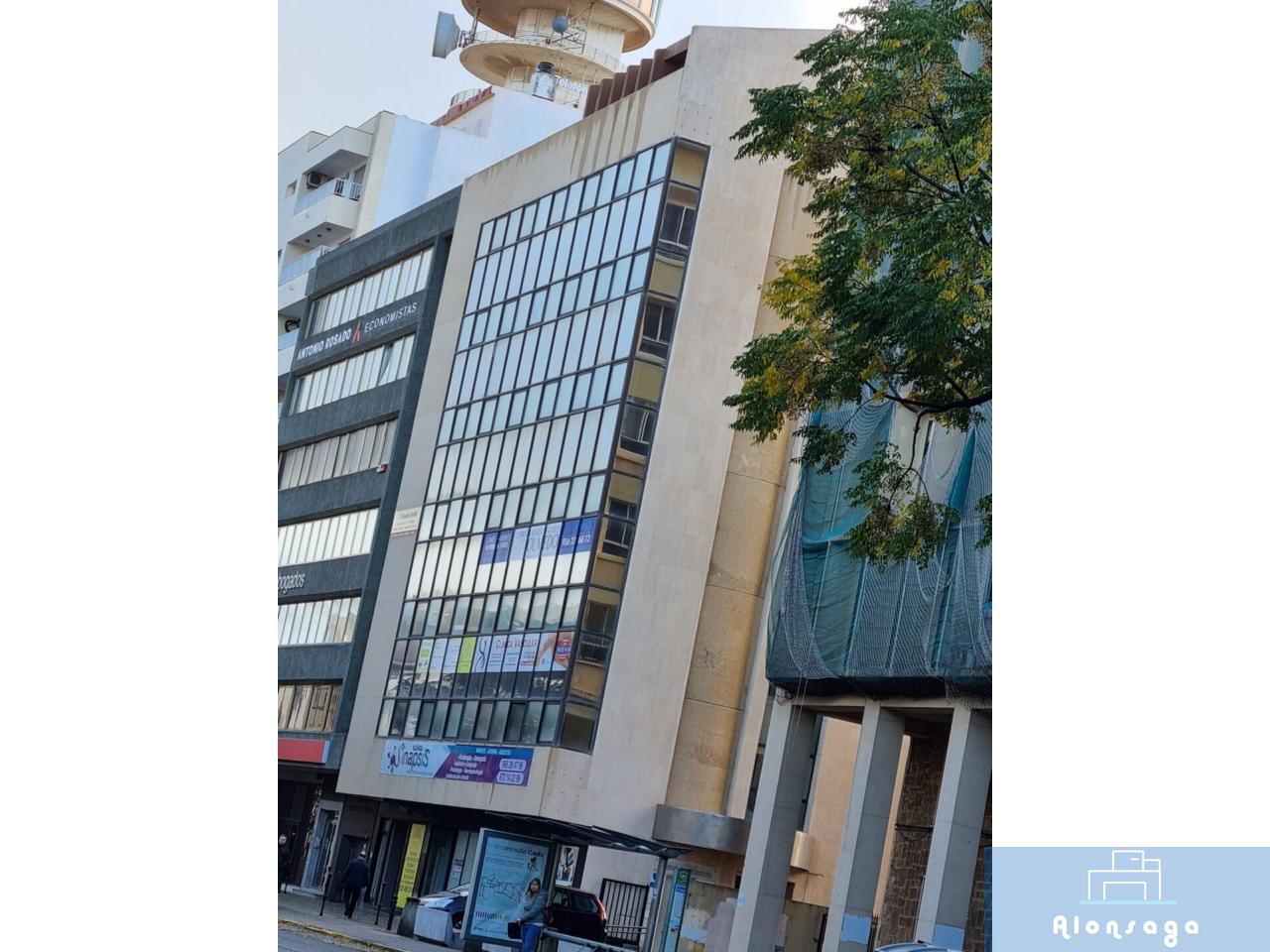 Venta de local en Cádiz