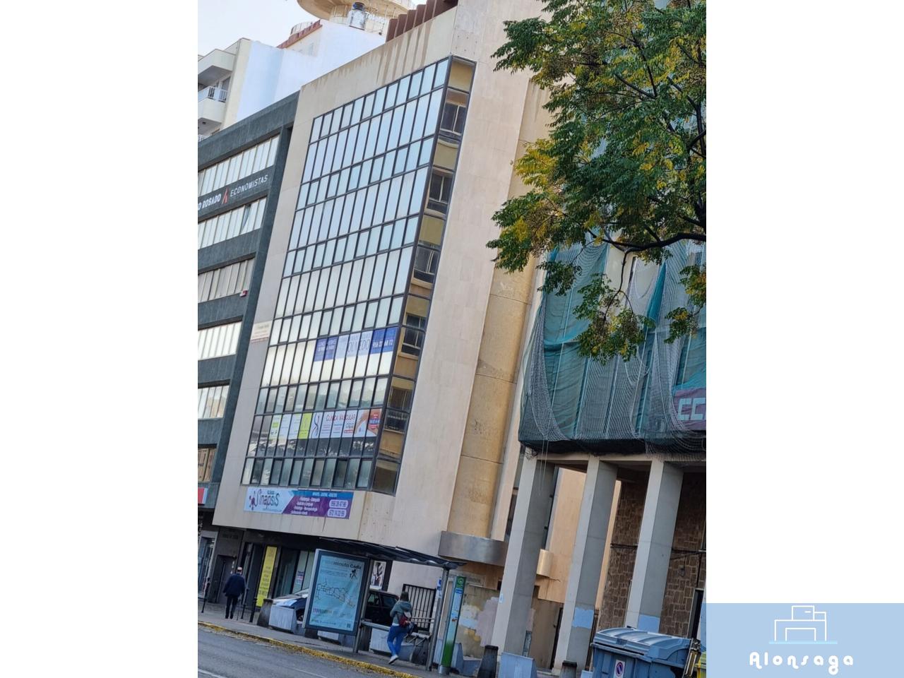 Venta de local en Cádiz